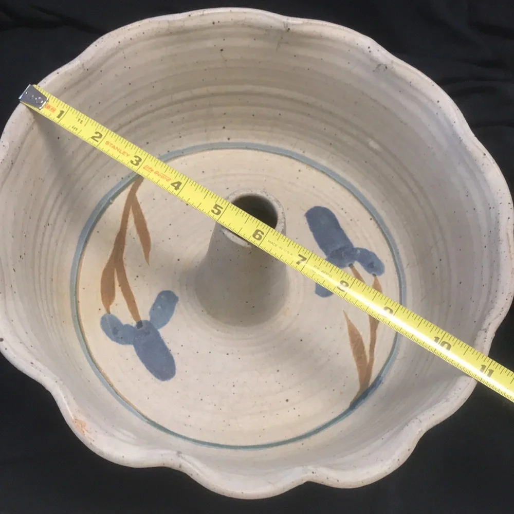 Vintage Handpainted‎ Studio Art Pottery Bundt Cake Baking Pan Mold Stoneware